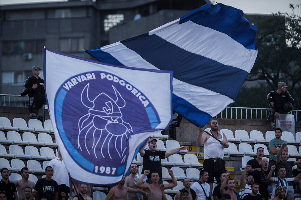 Ovo ima samo u Crnoj Gori: Navijači doveli golmana u klub, direktor otišao, sad ga preklinju
