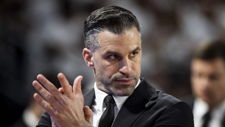 "LUDILO" U TURSKOJ! Dušan Alimpijević i njegov Bešiktaš ubedljivo savladali Fenerbahče na gostovanju