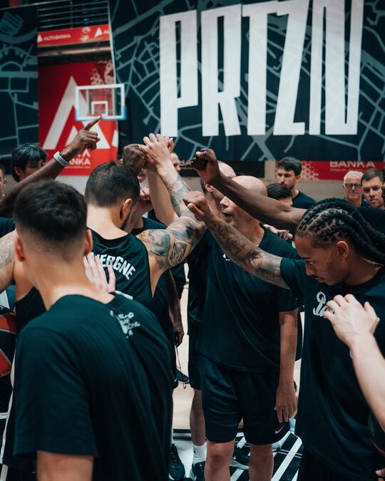 NOVI DRESOVI, NOVA ERA! Partizan u petak prvi put izlazi pred Grobare u novoj opremi