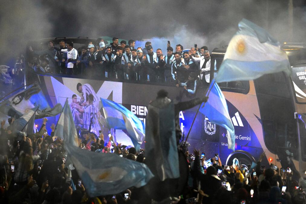 HAOS U ARGENTINI! Mesi nije došao na doček reprezentacije, navijači pobesneli predsednik morao hitno da reaguje!