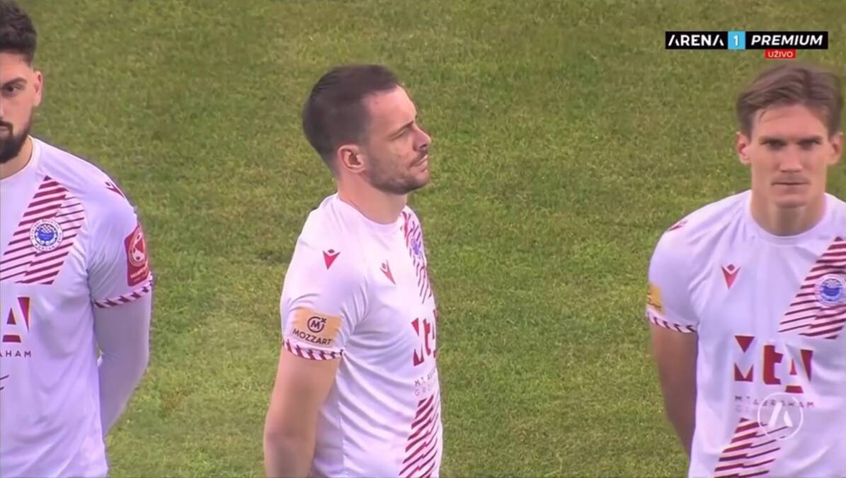 Ovo ima samo u BiH: Ceo stadion vređa himnu, od 22 igrača samo jedan se okrenuo ka zastavi