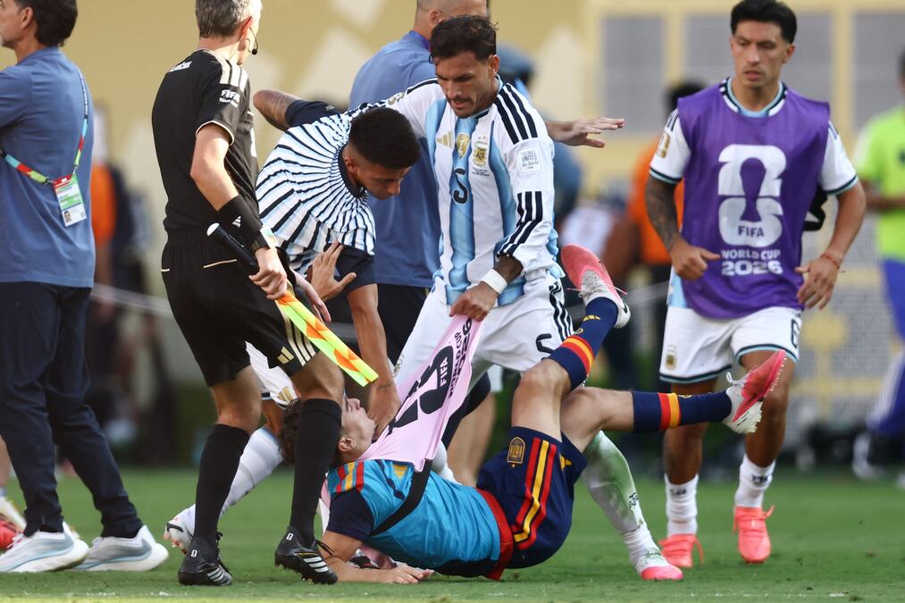 "PRLJAVI ARGENTINAC" PREKINUO ĆUTANJE Posle haosa i fizičkog obračuna, Paredes se konačno oglasio