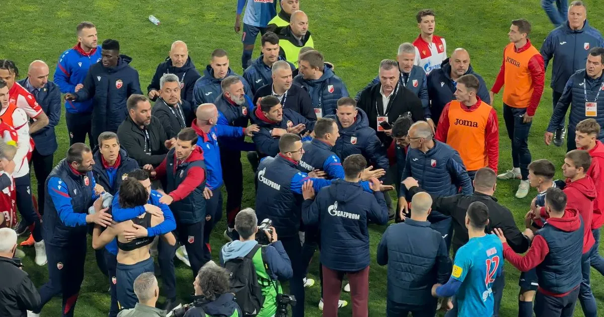 Totalni haos posle finala Kupa! Igrači Zvezde i Vojvodine u klinču, Avdić pobesneo