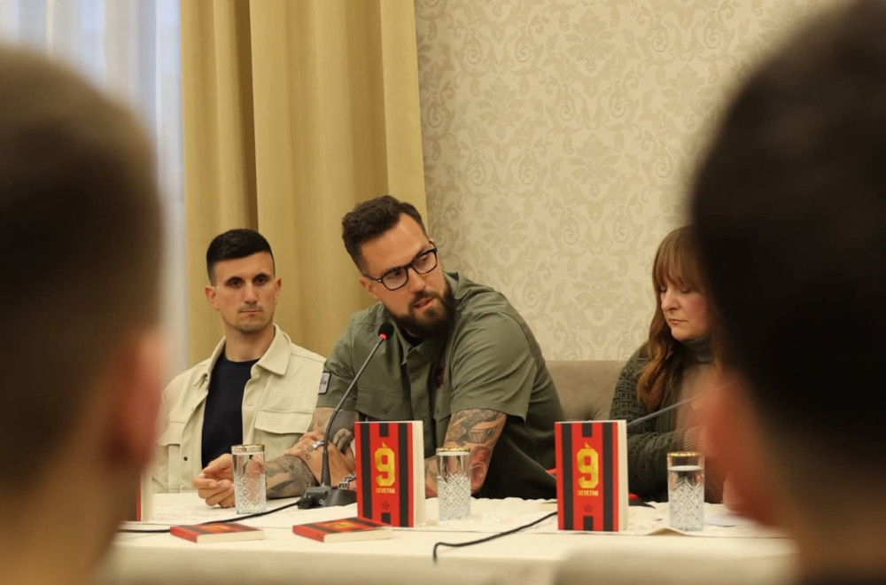 Beogradska promocija romana "Devetka": Profesor Koprivica, Stolica i Raduljica govore o romanu Jovana Simića