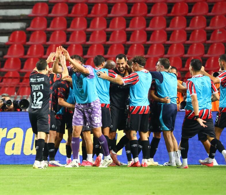 POGLEDAJTE KAKO JE ZLATANOVIĆ ŠOKIRAO MARAKANU! Školska akcija Hapoela, evo kako su Izraleci došli do vođstva! VIDEO