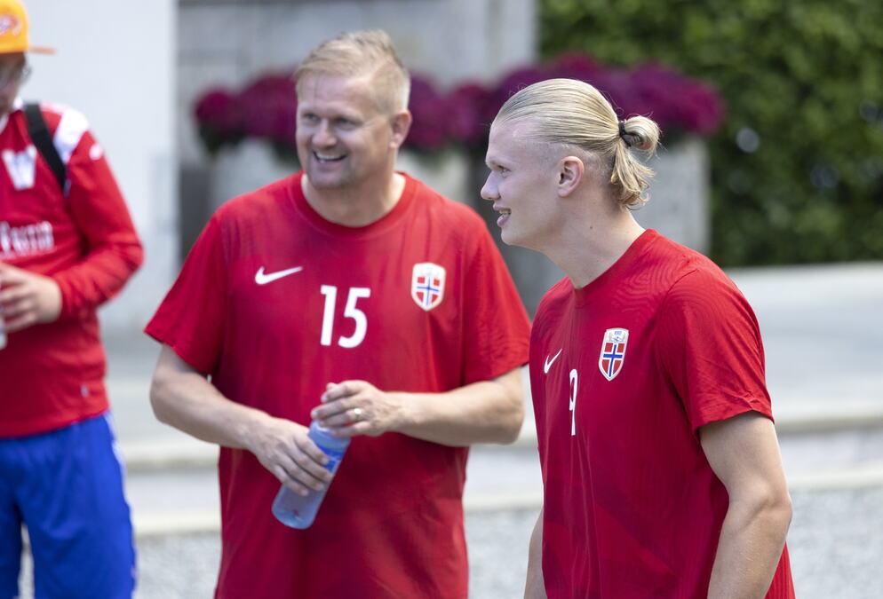 HALAND PIJE ALKOHOL ZA VREME UTAKMICA?! Legendarni Englez brutalno udario na Norvežanina: Hoće li se uopšte sećati?!