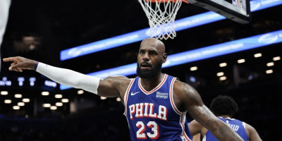 Lebronova magija na debiju za Filadelfiju - skoro sve poene dao na isti način (VIDEO)