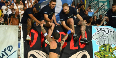 Katastrofalan pad velikana! Oboren crni rekord, navijači okrenuli leđa predsedniku "diktatoru"