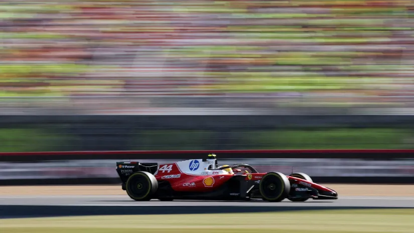 Hamilton ispred Kimija pred Sprint u Silverstonu