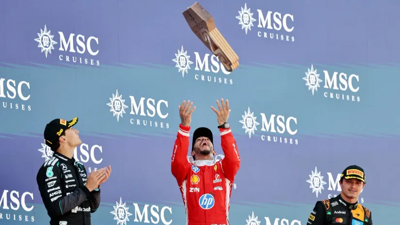 Hamiltonov prvenac sa Ferarijem! Kimi se bez poena vraća iz Barselone, istorijski dan za britansku formulu