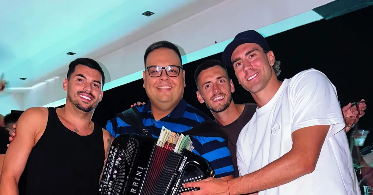 Vlahović, Radonjić i Terzić na Kosmaju slavili do zore, napunili harmoniku evrima