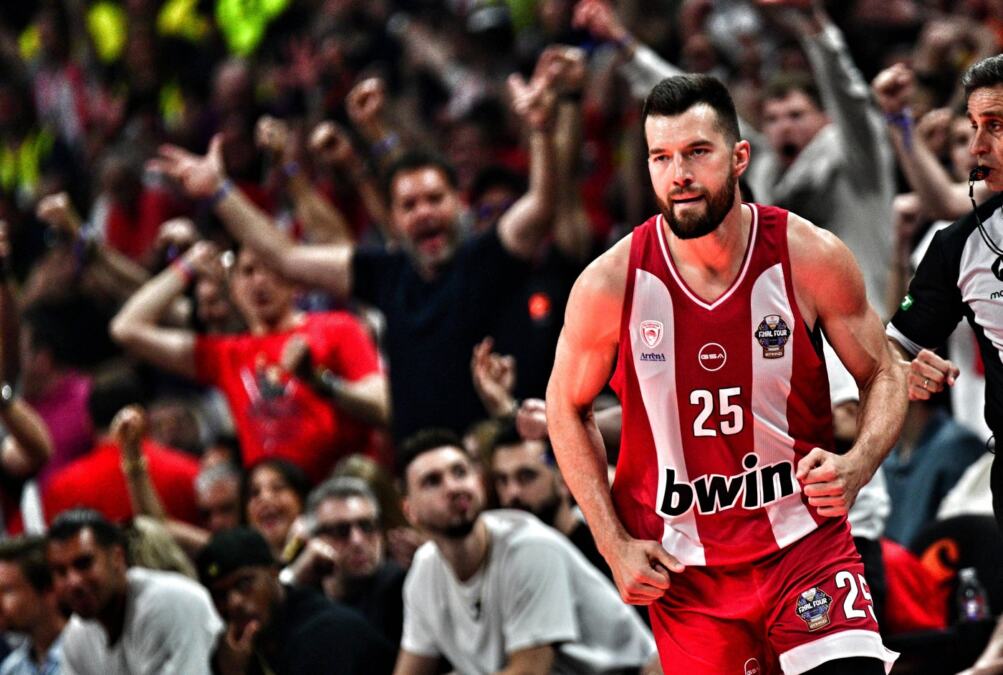 POČELO FINALNO LUDILO U GRČKOJ - OLIMPIJAKOS ODBRANIO PIREJ: Pao istopio -17 i ugasio se!