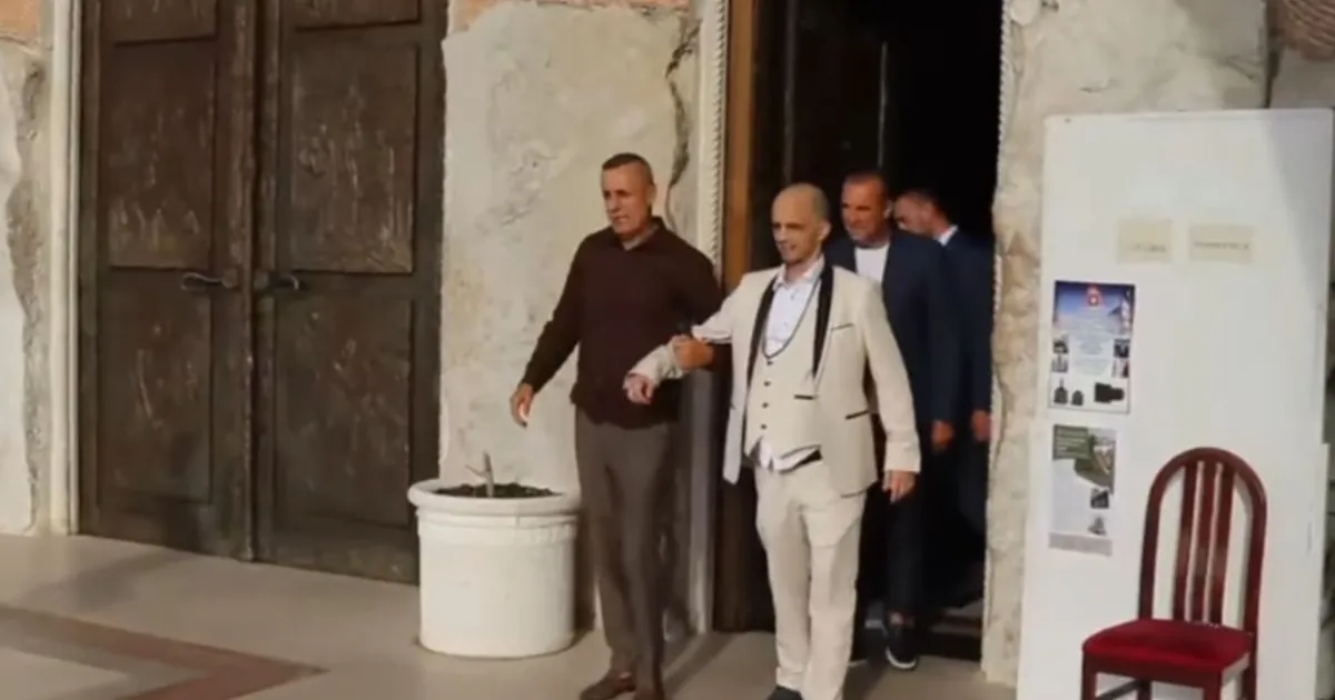 Vođa Varvara vodi najtežu bitku, venčao se posle operacije, kad je izašao iz crkve video je scenu za pamćenje!