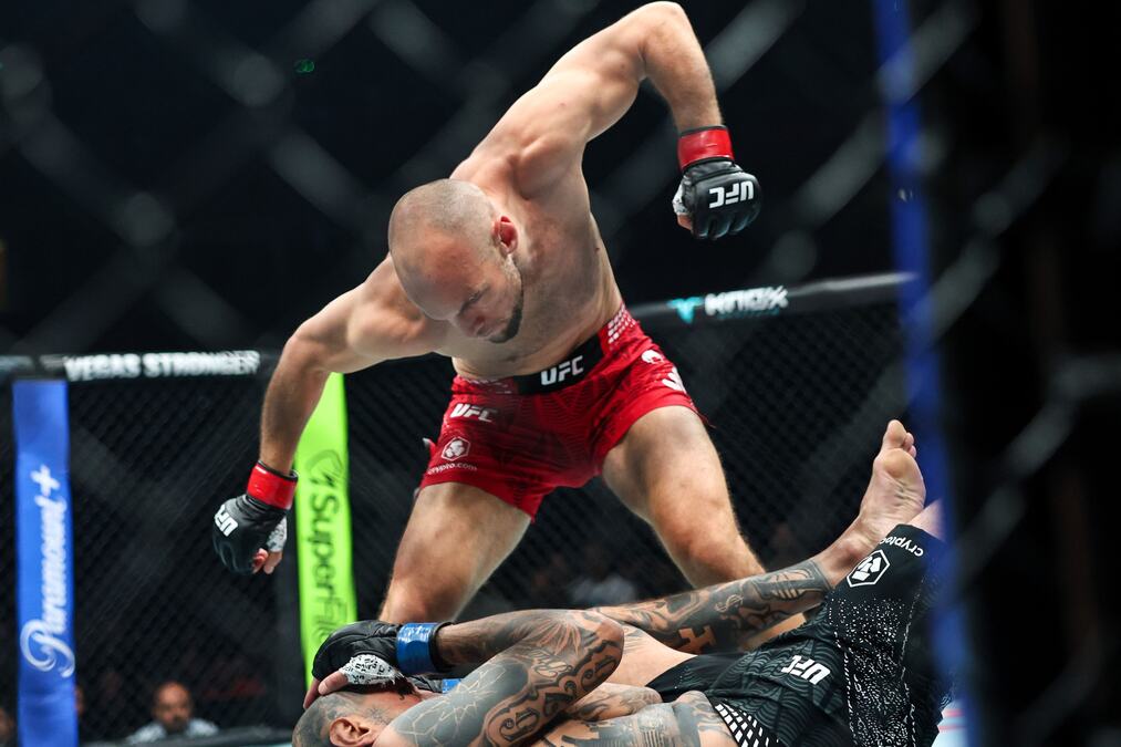 MEDIĆ POSLE BRUTALNE POBEDE U BEOGRADU UŠAO U TOP 10! Srbin je sve bliži pojasu u UFC, ovo mu je NAJBOLJI plasman u karijeri!