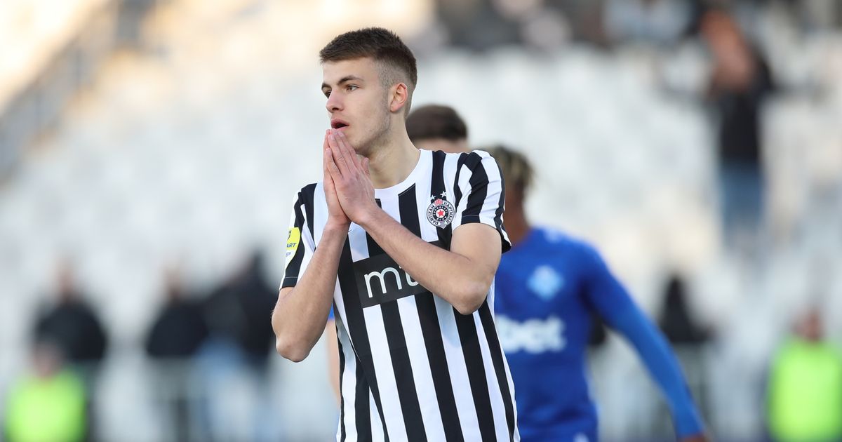 Samed Baždar na pragu novog kluba, bivšem fudbaleru Partizana nude ugovor na četiri godine