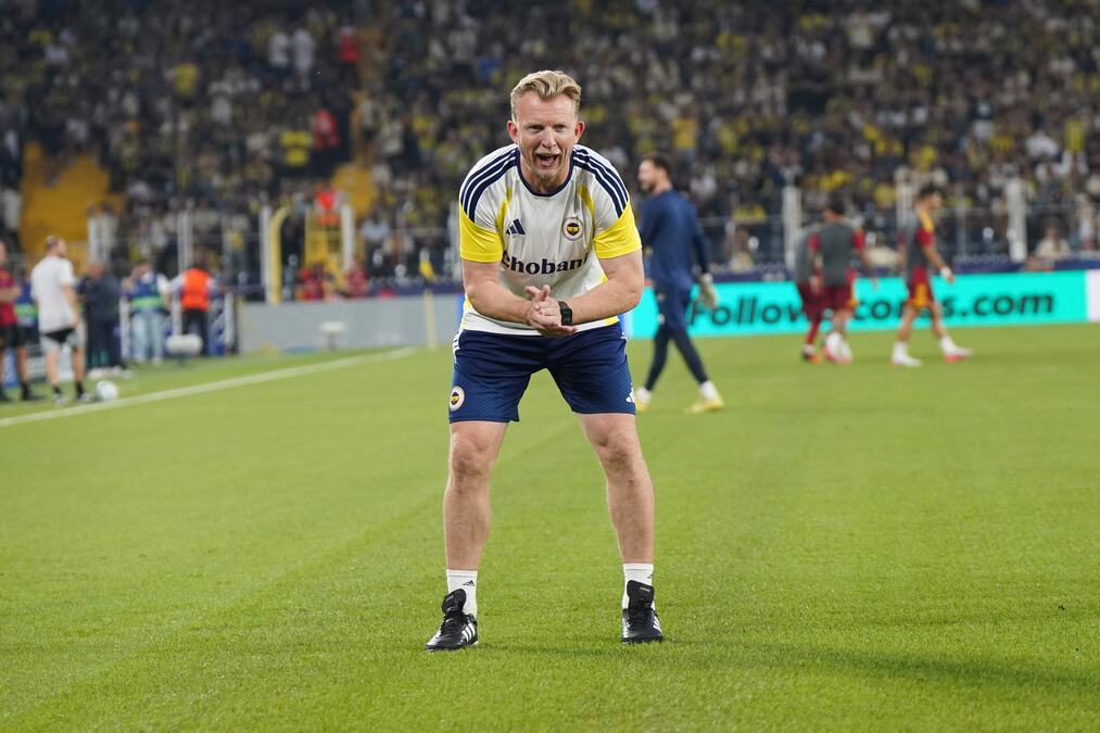 IZNENAĐENJE IZ TURSKE! Legendarni Holanđanin imenovan za privremenog trenera Fenerbahčea!