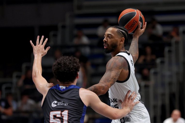 PARTIZAN - PAOK: Crno-beli spektakl u Atini!