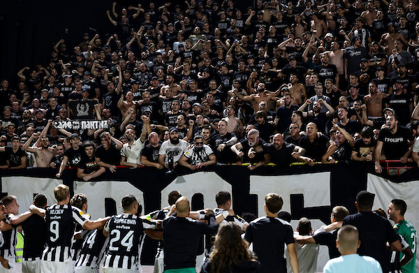 TVITOVI - Navijači Partizanu predviđaju borbu za četvrto mesto
