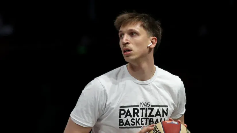 Aleksa Radanov napustio Partizan Mozzart Bet