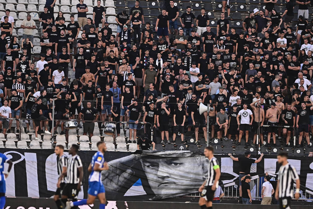 Hapšenja zbog haosa na utakmici Partizani: Grobari se međusobno tukli na tribinama Čaira