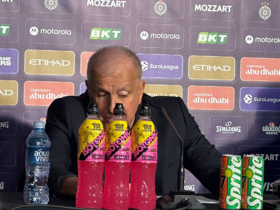 OBRADOVIĆ OBJASNIO ZAŠTO JE ODBIO POKLON PRE MEČA: Meni je Partizan dao sve, ne treba ništa više da mi daje...