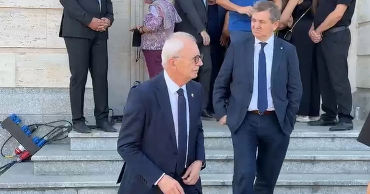 Delegacija FK Crvena zvezda došla na sahranu Ratka Mladića