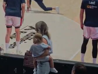 JOKIĆEVA SUPRUGA SA SINOM I ĆERKOM DOŠLA U PIONIR! Nikola će večeras imati ogromnu podršku! VIDEO