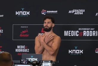 SRAM TE BILO! ALBANSKI BORAC POKAZAO DVOGLAVOG ORLA PRED UFC U BEOGRADU! Skandal pred spektakl u Areni, Albanac ničim izazvan provocirao