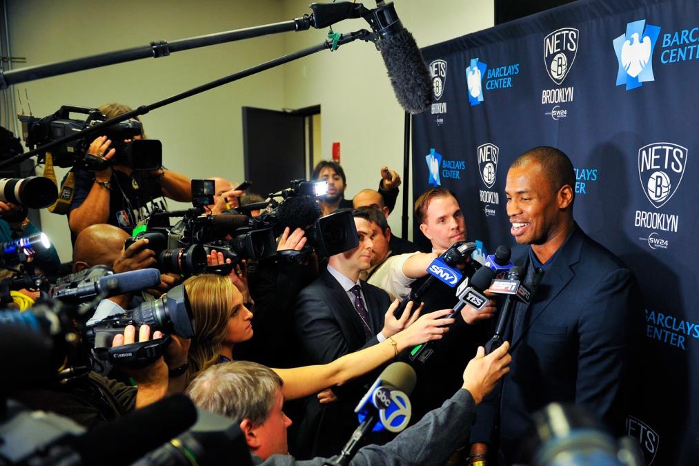 NBA AS JAVNO PRIZNAO DA JE GEJ - VERENICA ZANEMELA! Godinama su bili u vezi, a onda je usledio šok: Vodio dvostruki život, njegovu tajnu saznala iz medija!