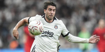 Vlahović u džepu Savića, Bešiktaš nokautiran: Salah i Trabzon ih ugazili u derbiju (VIDEO)