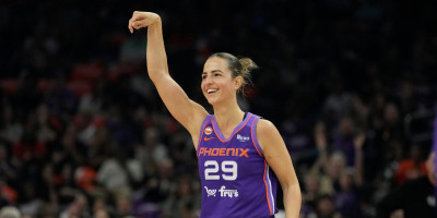 Jovana postala hit ženske NBA lige: Ispisala istoriju, a tek što je stigla (VIDEO)