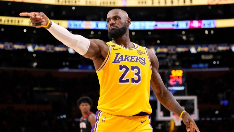 "EKSPLOZIJA" U NBA LIGI! Potpisao Lebron Džejms! "Kralj" opet na prestolu!