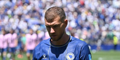 Džeko nije mogao da se smiri: Besneo na trenera, nije bilo bolje ni posle utakmice (VIDEO)