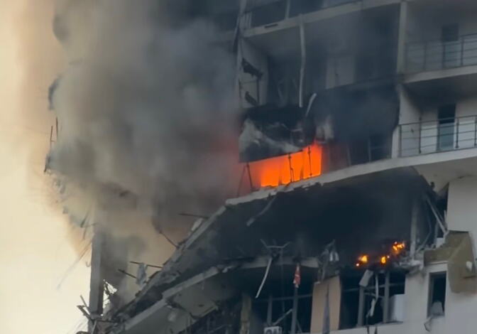 HOROR - RAKETA POGODILA DAJANIN STAN! Od svega ostao samo PEŠKIR SA ROLAN GAROSA, stravični prizori lede krv u žilama! (VIDEO)