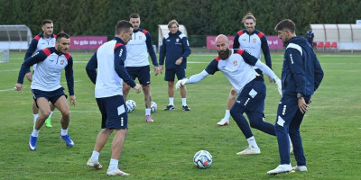 Paunović prelomio! Ovo je konačnih 11 za Grčku - Tadić komanduje, Interov biser kreće od starta!