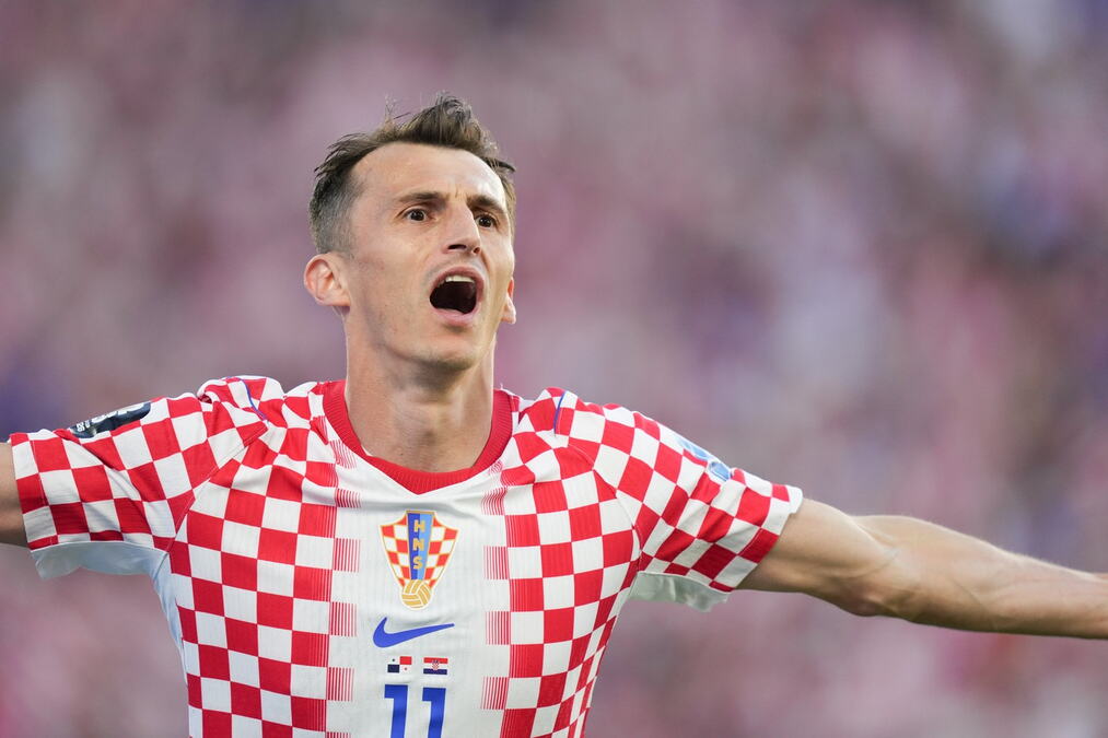 OTAC MU POGINUO, MAJKA SE ŽRTVOVALA ZA NJEGA, A ON POSTAO HEROJ U KOMŠILUKU! Ko je novi junak "vatrenih"?! Sprečio je bruku Hrvata i ima tešku životnu priču!