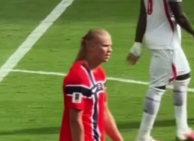 HALAND U POTPUNOJ NEVERICI ZBOG SAIGRAČA! Pojavio se snimak iz drugog ugla! Da li je ovo trenutak koju je odlučio utakmicu Norveška - Engleska?