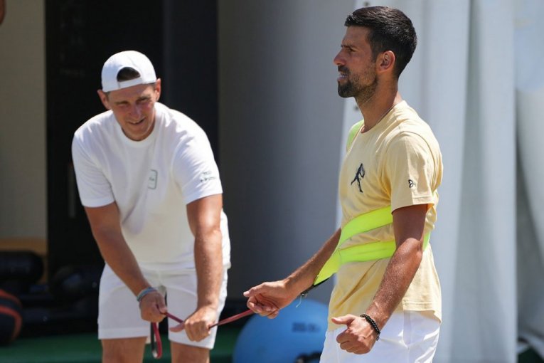 ŠOK ODLUKA JELENE ĐOKOVIĆ! Dok se Novak sprema za Vimbldon, evo šta radi njegova supruga! (FOTO)