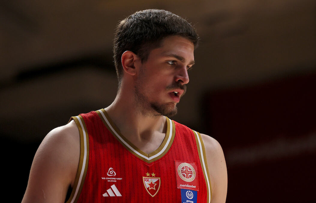 CRVENA ZVEZDA SE OGLASILA ZBOG NIKOLE ĐURIŠIĆA: Poznato je koliko će biti van terena zbog povrede!