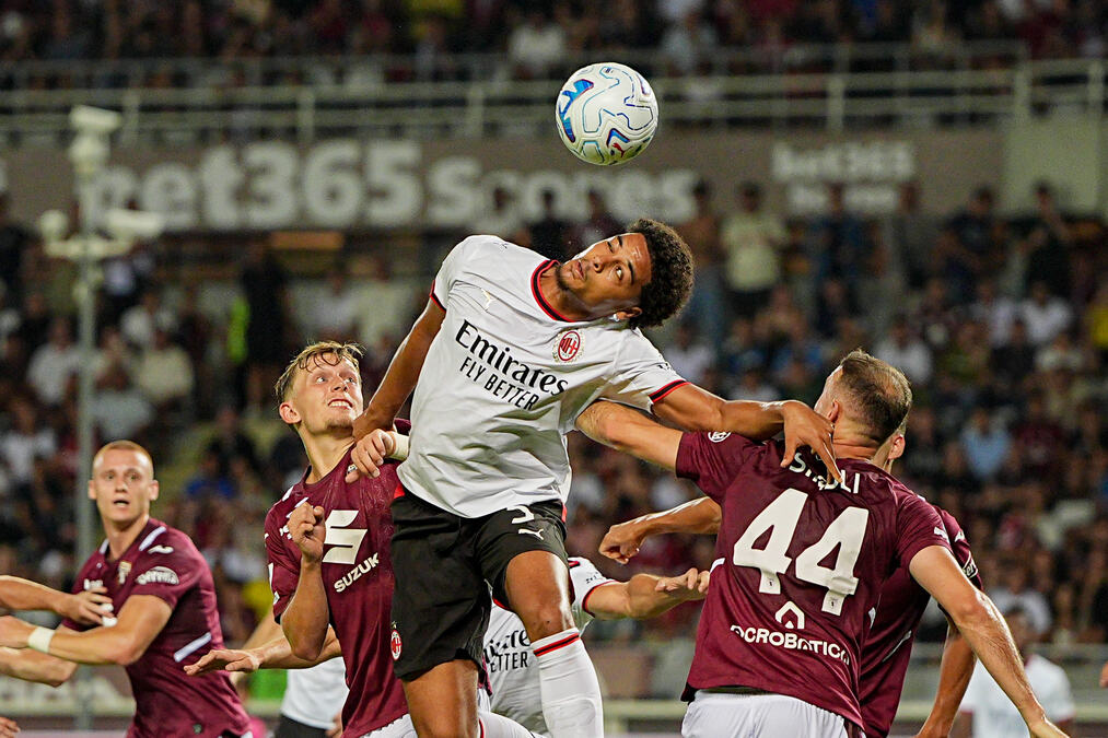 ROSO-NERI STARTOVALI POBEDOM: Milan slavio u gostima protiv Torina