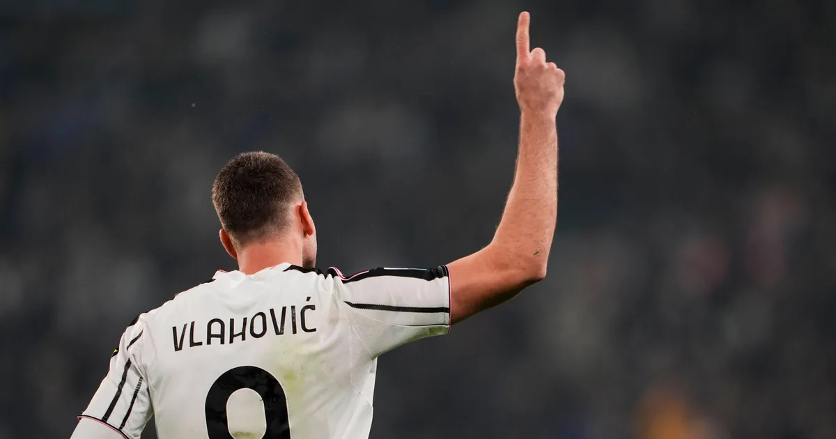 Potpisao Dušan Vlahović!
