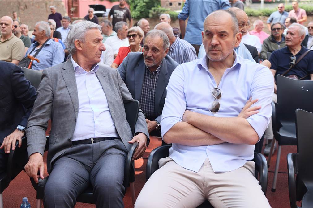 Kraj srpskog Bajerna: Posle Pešića ide i čovek koji ga je vratio u Minhen