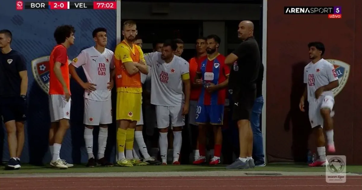 Banjaluka videla najhaotičniji derbi: Navijači isterani, žestoke uvrede za sudiju, meč prekidan, trajao 3 sata