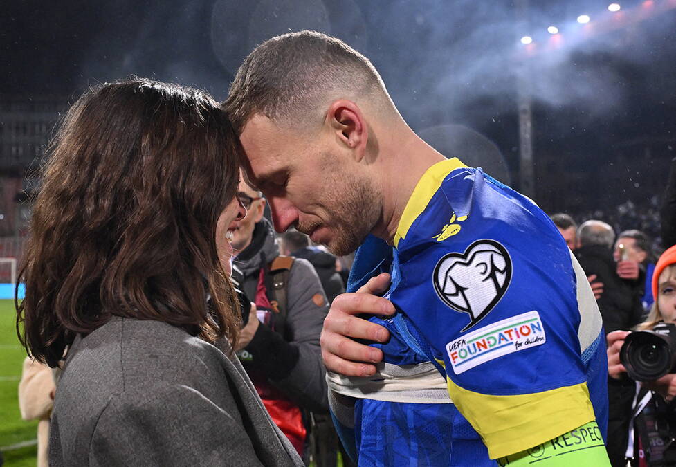 Edin Džeko otvorio dušu o ratu: "Toliko nevinih je ubijeno, zbog čega? Zbog novca?"