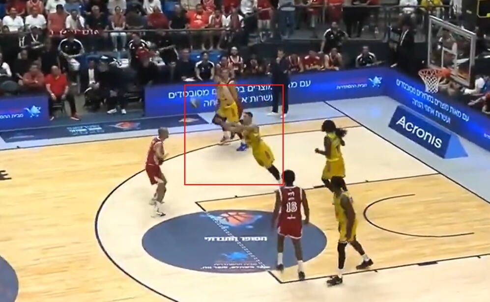 LJUDI, DA LI JE OVO REALNO?! Nemoguća trojka bivšeg plejmejkera Partizana: Ukrao loptu, pa POGODIO PREKO CELOG TERENA! (VIDEO)