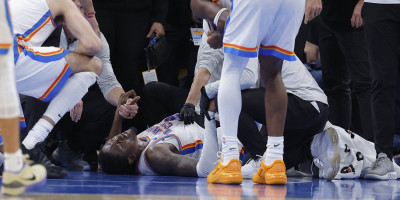 Scene koje niko nije želeo da vidi: NBA zvezda izneta sa terena, užasna povreda (VIDEO)