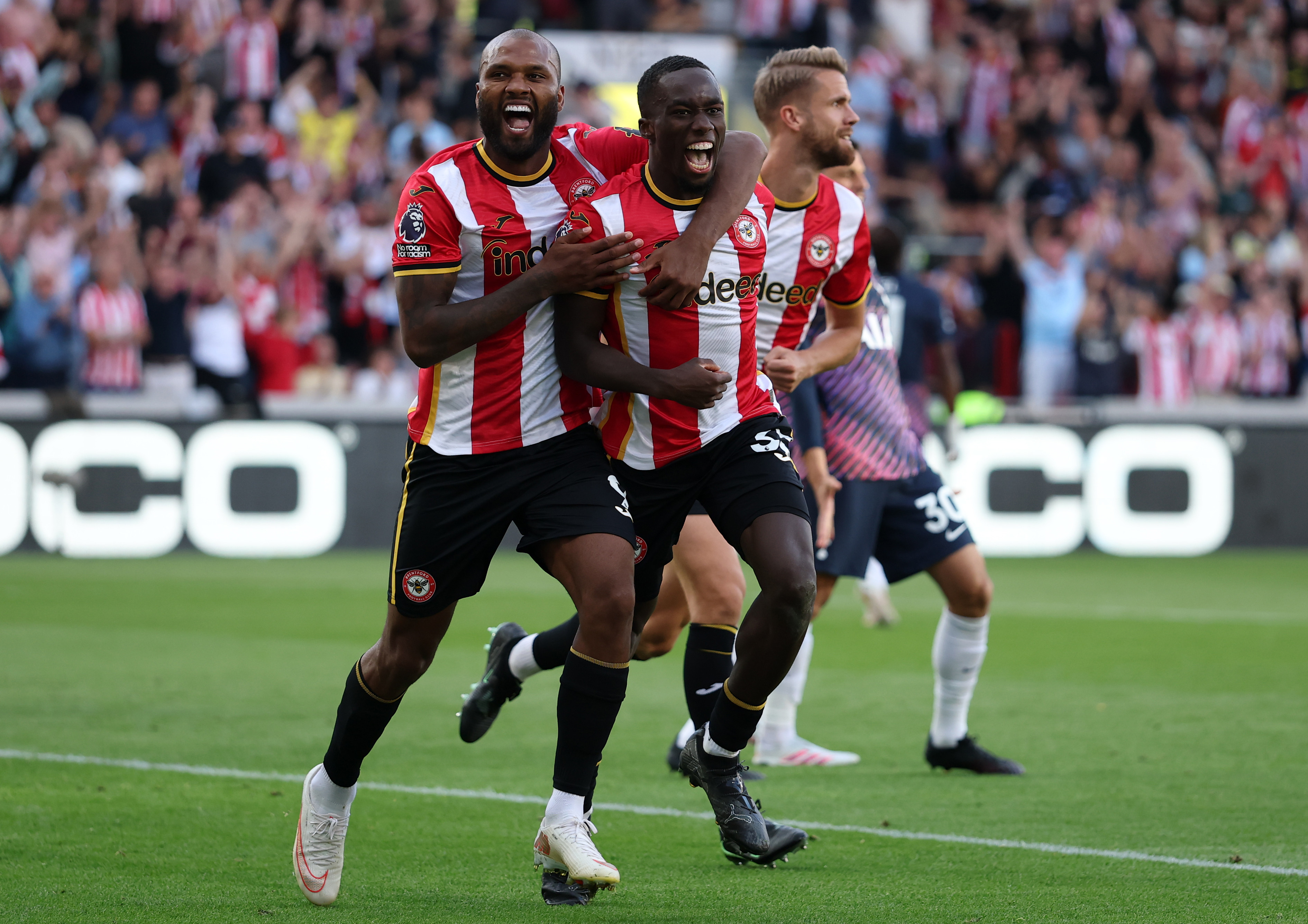 (VIDEO) - Totenhem dao preko 300.000.000, ali nema tim, Brentford očerupao "pevce"!