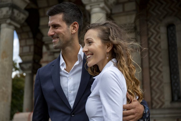NOVAK ĐOKOVIĆ JE VELIKI VERNIK, OBILAZI MANASTIRE, A TEK TADA JE KRSTIO DECU: Evo zašto su Jelena i on čekali
