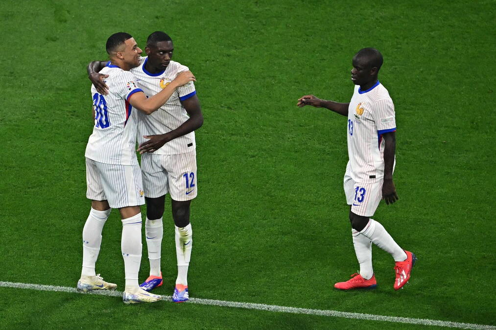 Raskol u reprezentaciji Francuske? Miljenik navijača nije hteo da pruži ruku Mbapeu