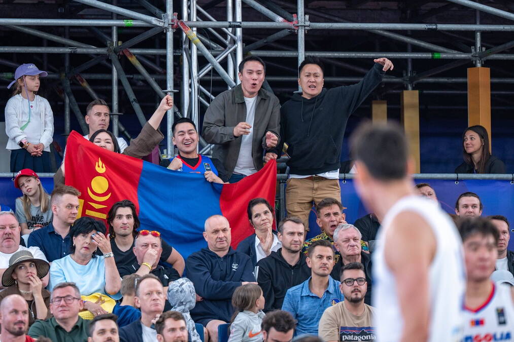 Navijači Mongolije postali glavna priča turnira: Stigli u Poljsku da pokažu ono što se retko viđa